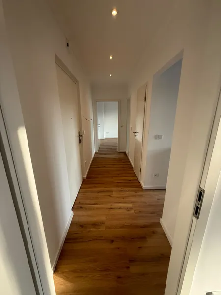 Erstbezug/ renovierte & modernisierte 2-Zimmer-Wohnung in Toplage — photo 1